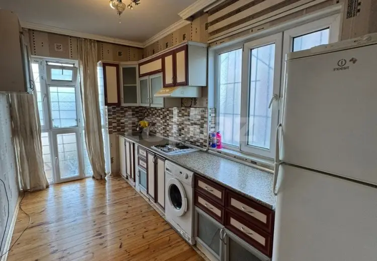 450 AZN - 4 otaqlı mənzil Kirayə (aylıq), Bakı