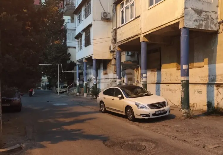 4 otaqlı mənzil , Bakı