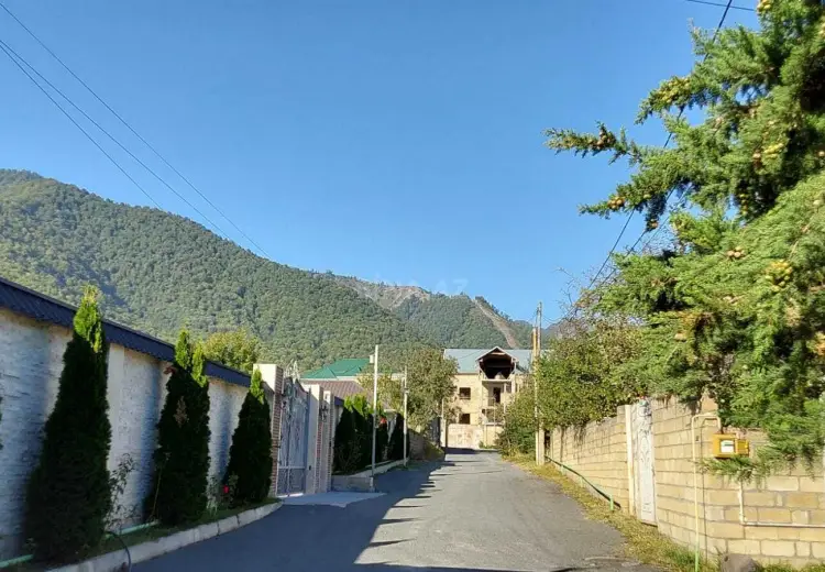 8 sot Torpaq Satılır, Qəbələ