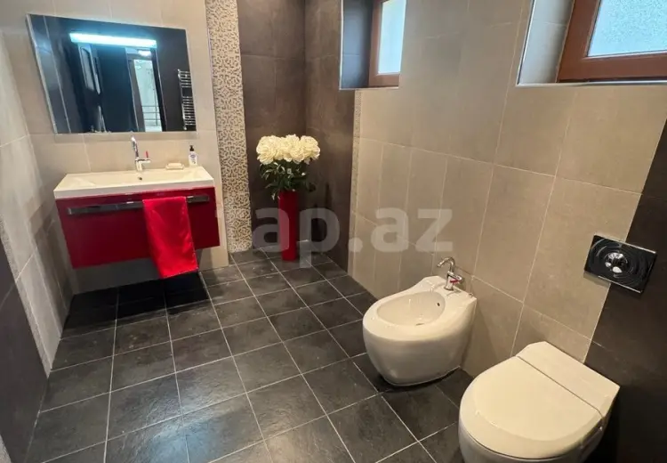 9 otaqlı mənzil , Bakı
