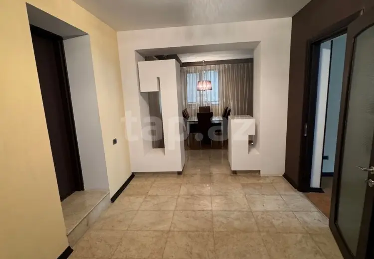 9 otaqlı mənzil , Bakı