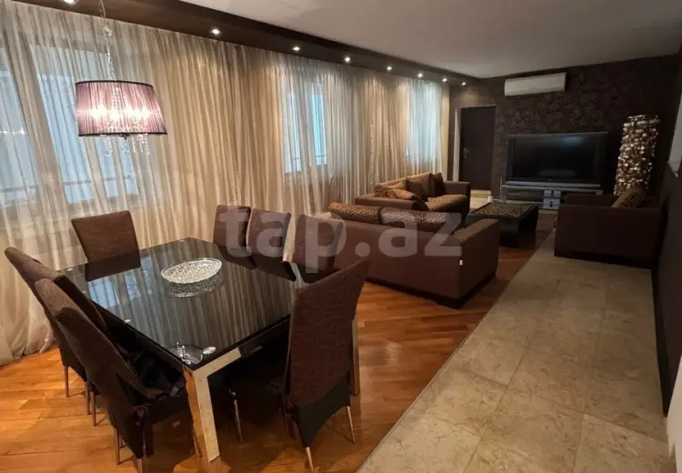 9 otaqlı mənzil , Bakı