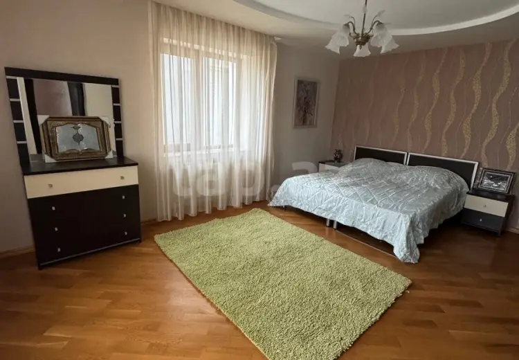 9 otaqlı mənzil , Bakı