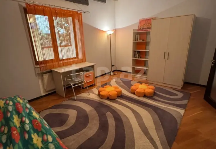 9 otaqlı mənzil , Bakı