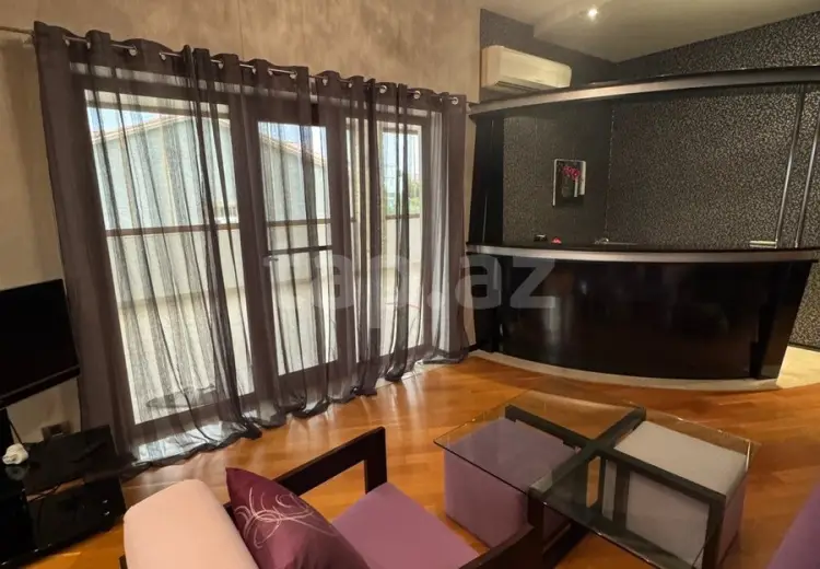 9 otaqlı mənzil , Bakı