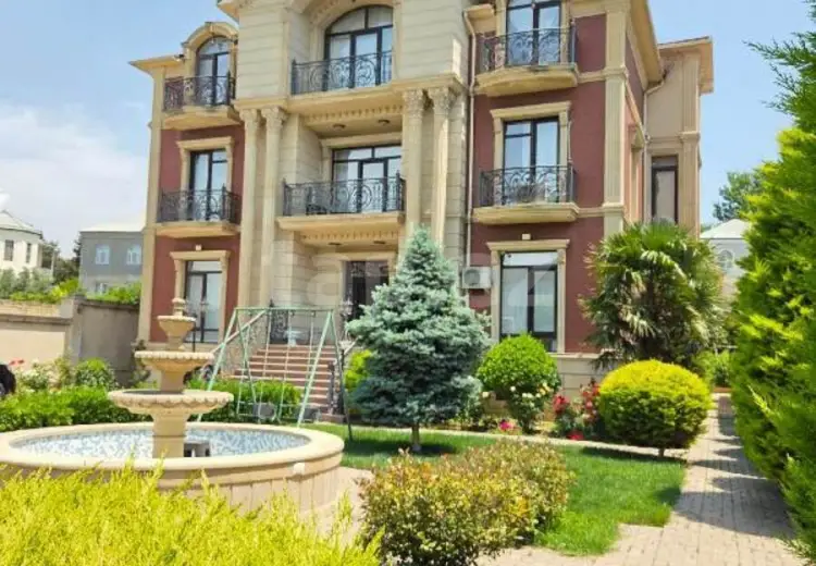 8 otaqlı mənzil , Bakı