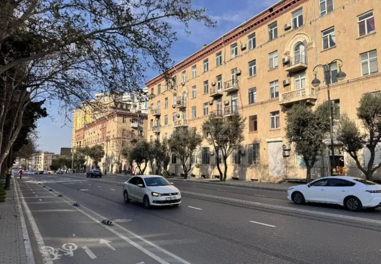 3 otaqlı mənzil , Bakı