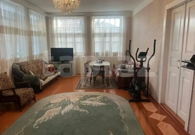 6 otaqlı mənzil , Qusar
