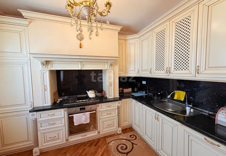 6 otaqlı mənzil , Xırdalan