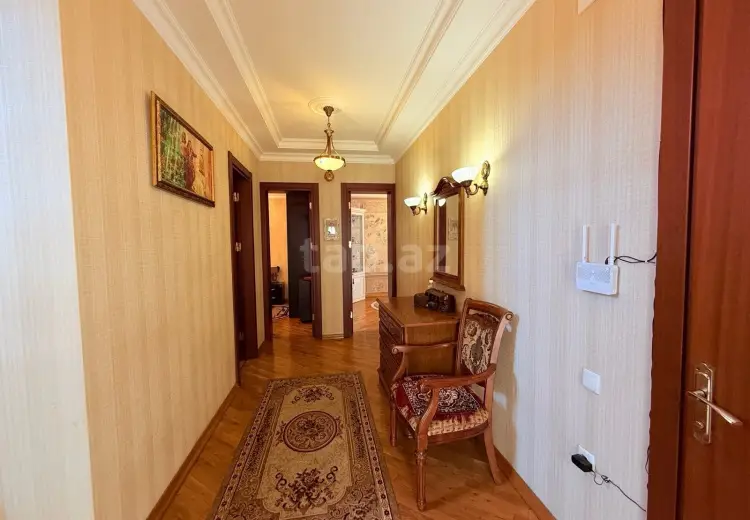 6 otaqlı mənzil , Xırdalan