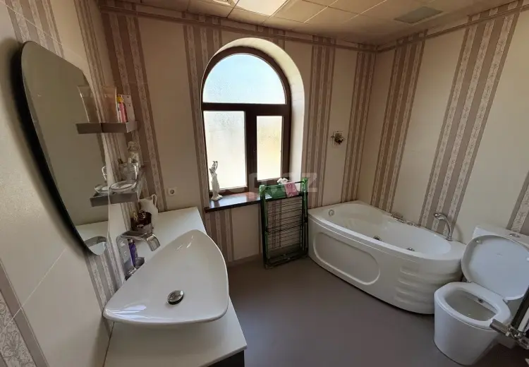 6 otaqlı mənzil , Xırdalan