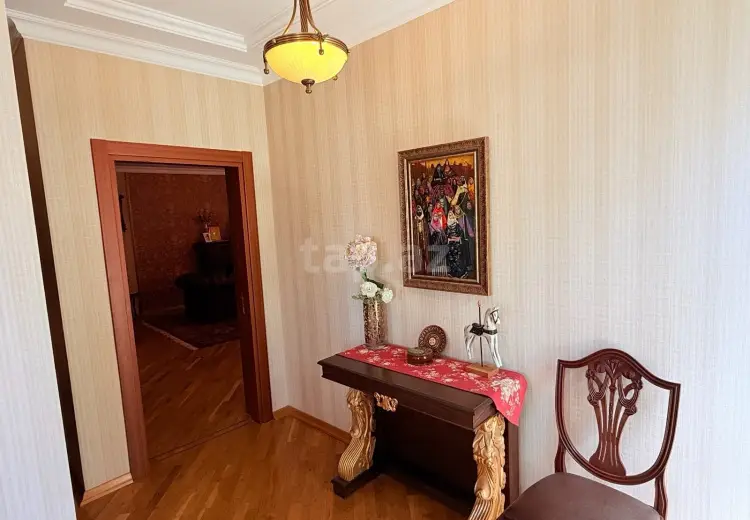 6 otaqlı mənzil , Xırdalan