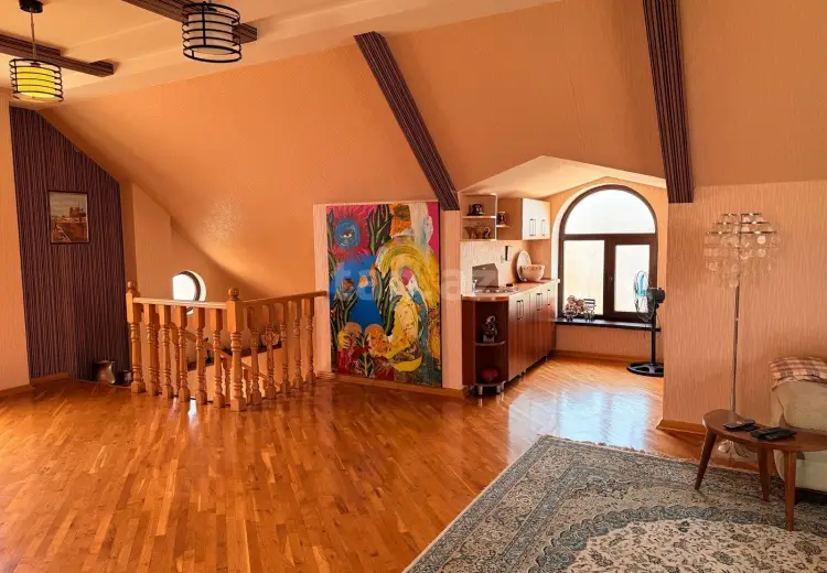 6 otaqlı mənzil , Xırdalan