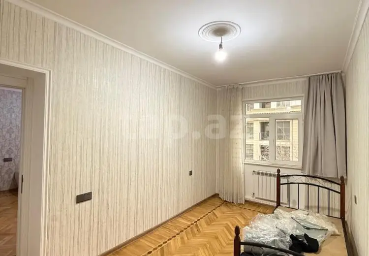 4 otaqlı mənzil , Bakı