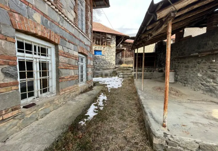 4 otaqlı mənzil , Şəki