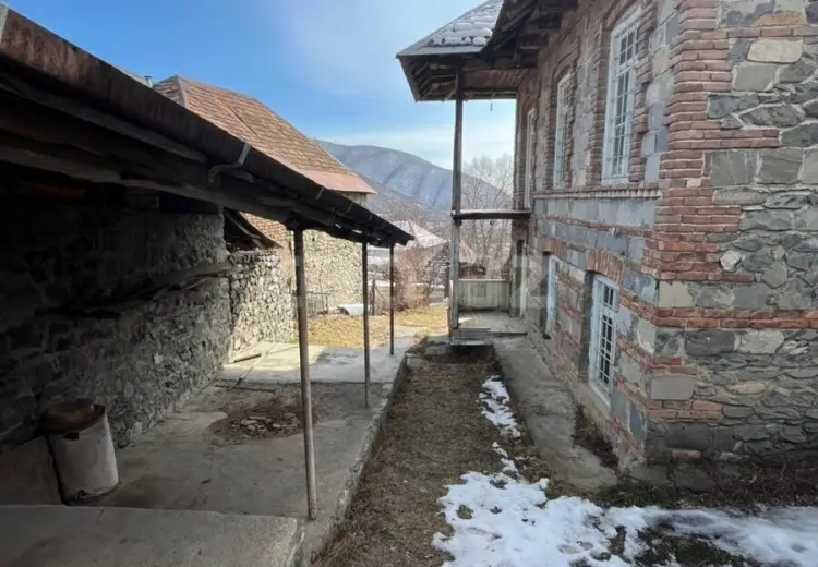 4 otaqlı mənzil , Şəki