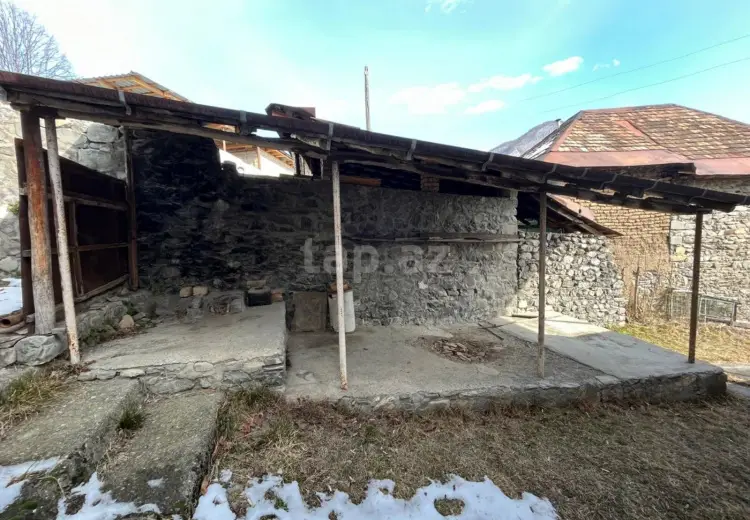 4 otaqlı mənzil , Şəki