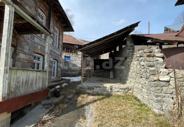 4 otaqlı mənzil , Şəki