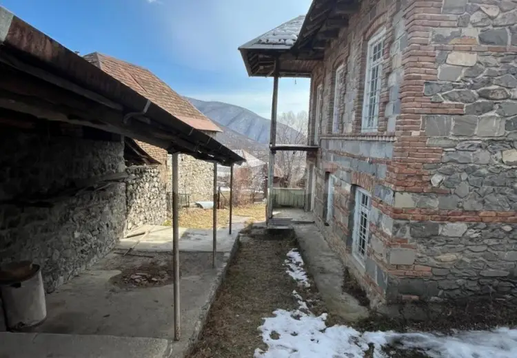 4 otaqlı mənzil , Şəki