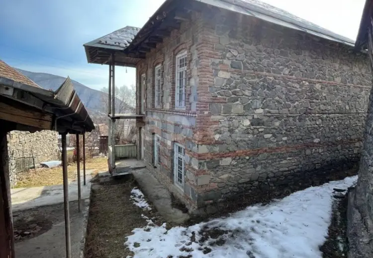 4 otaqlı mənzil , Şəki