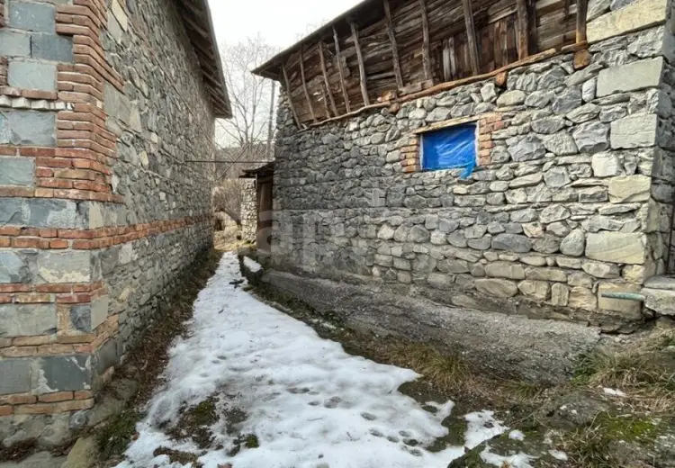 4 otaqlı mənzil , Şəki