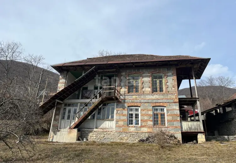 4 otaqlı mənzil , Şəki