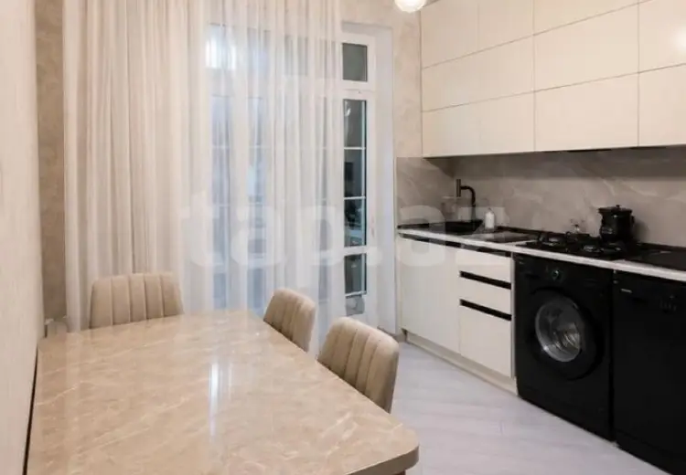 3 otaqlı mənzil , Bakı