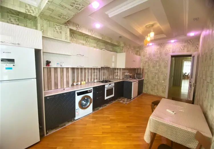 3 otaqlı mənzil Kirayə (aylıq), Bakı