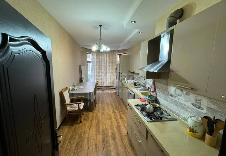 4 otaqlı mənzil , Bakı