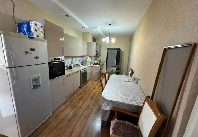 4 otaqlı mənzil , Bakı