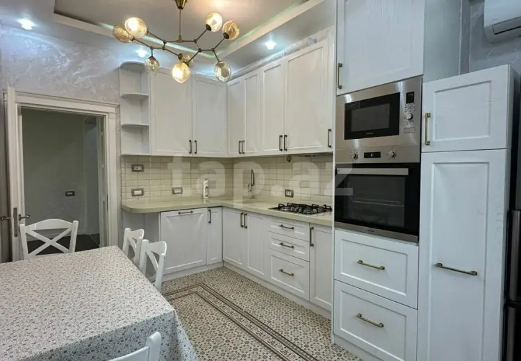 5 otaqlı mənzil , Bakı