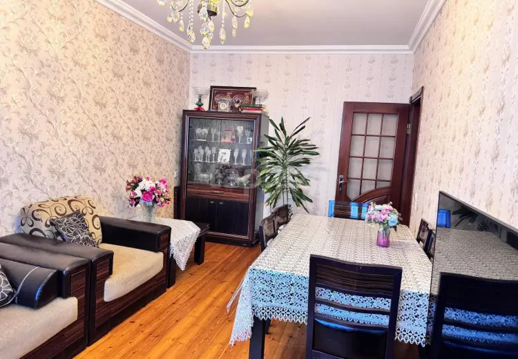 4 otaqlı mənzil , Bakı