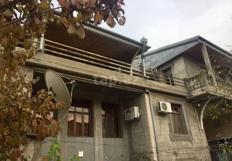 8 otaqlı mənzil , Gəncə