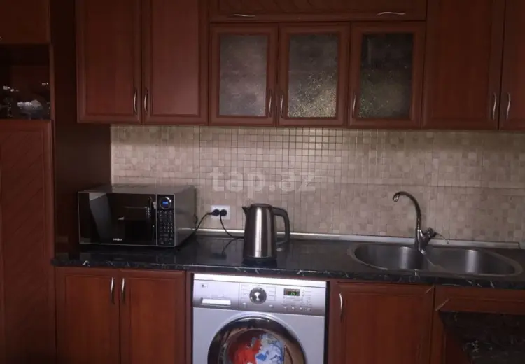 8 otaqlı mənzil , Gəncə