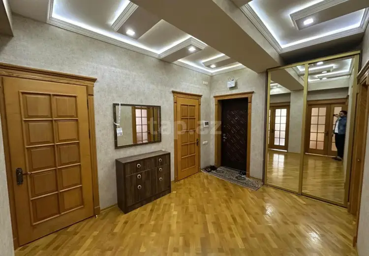 3 otaqlı mənzil , Bakı
