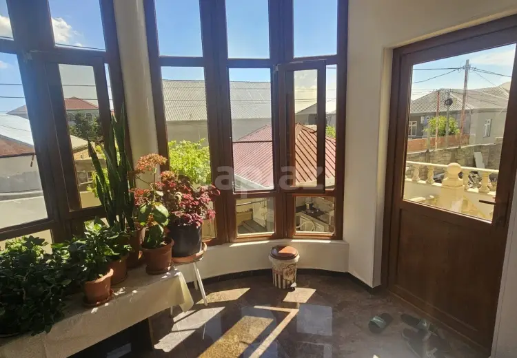 550 AZN - 5 otaqlı mənzil Kirayə (aylıq), Bakı