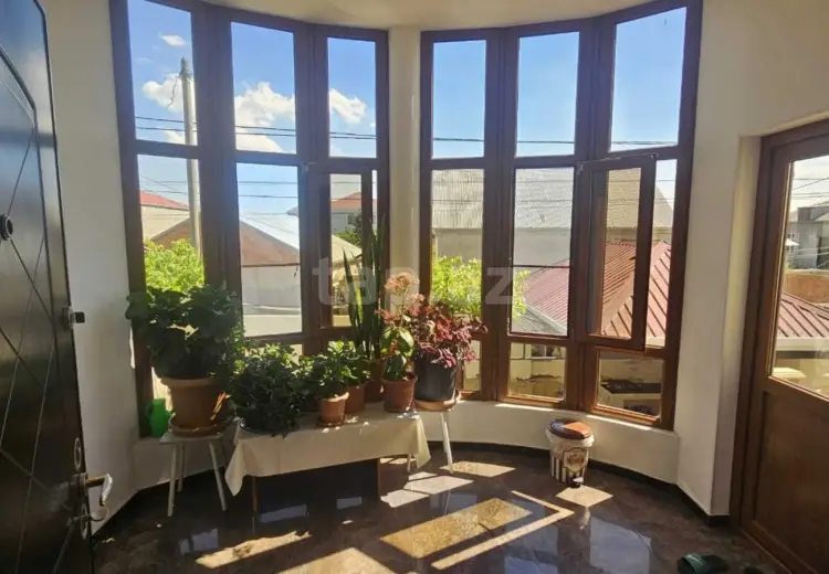 550 AZN - 5 otaqlı mənzil Kirayə (aylıq), Bakı