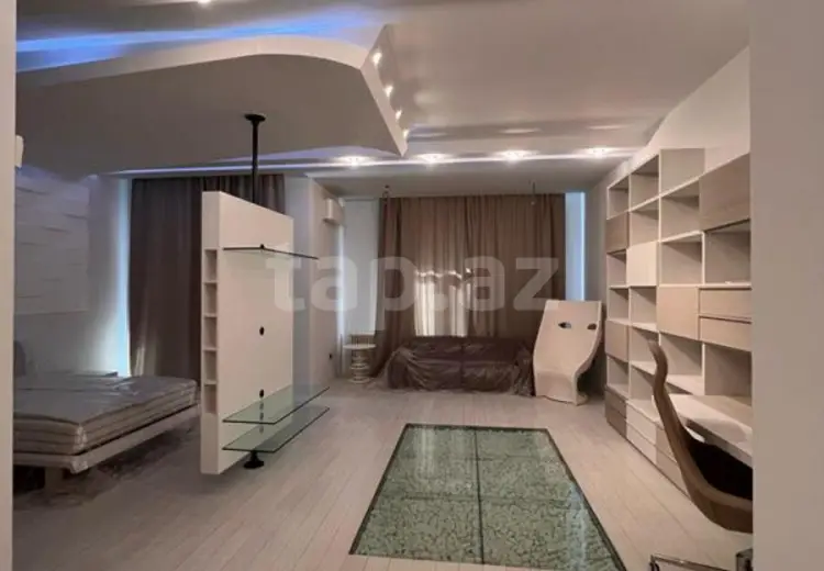 7 otaqlı mənzil , Bakı