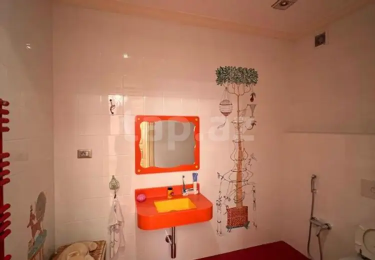 7 otaqlı mənzil , Bakı