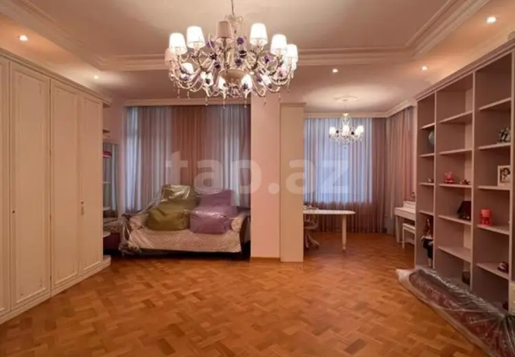 7 otaqlı mənzil , Bakı