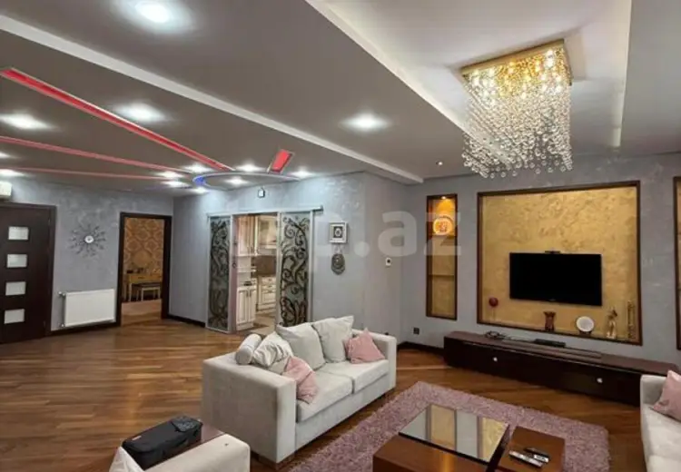 7 otaqlı mənzil , Bakı