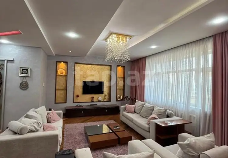 7 otaqlı mənzil , Bakı
