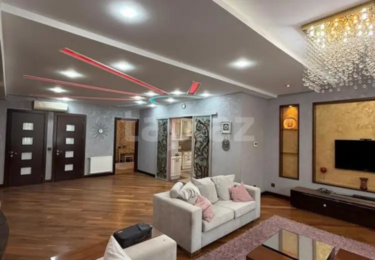 7 otaqlı mənzil , Bakı