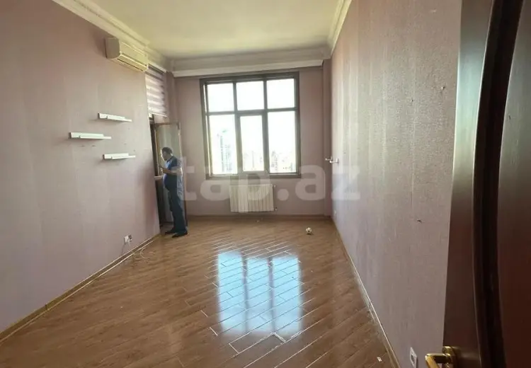 4 otaqlı mənzil , Bakı