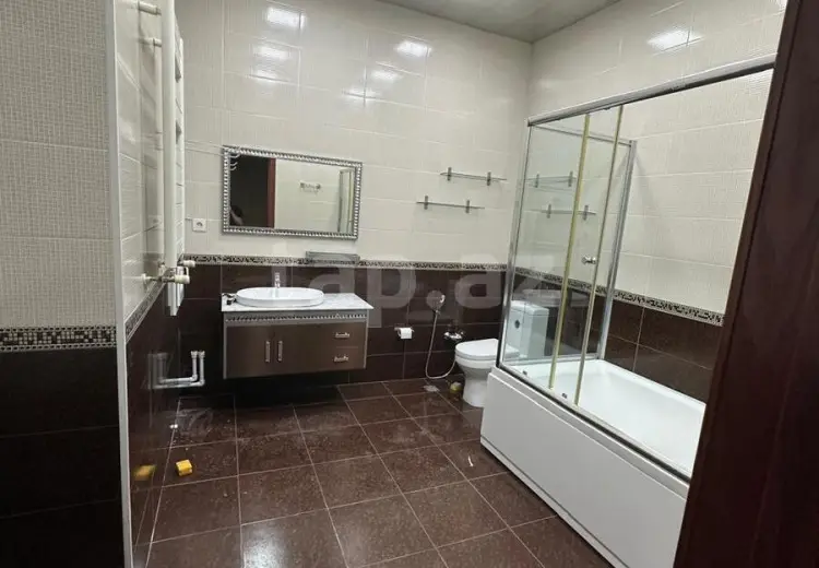 4 otaqlı mənzil , Bakı