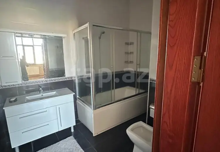 4 otaqlı mənzil , Bakı