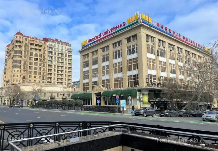 300 m² Obyekt / Ofis Kirayə (aylıq), Səbail, Bakı