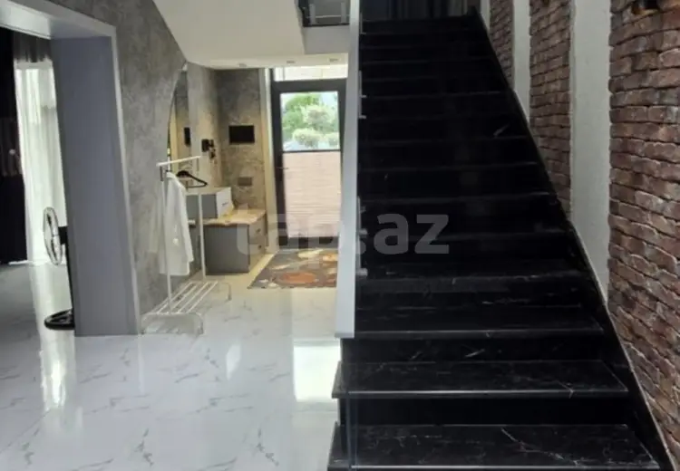 350 AZN - 7 otaqlı mənzil Kirayə (günlük), Mərdəkan, Xəzər, Bakı