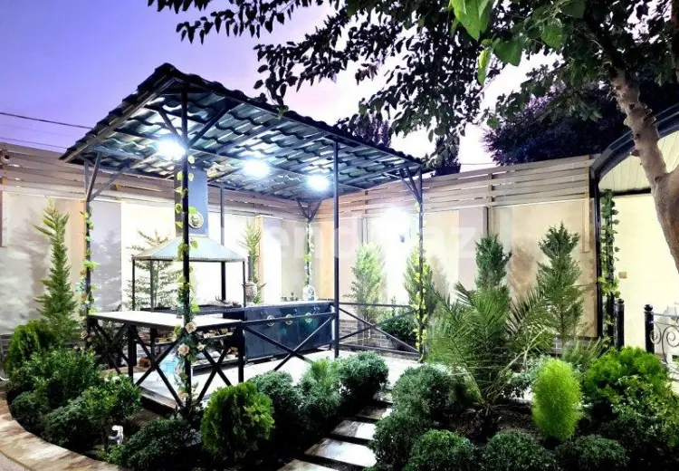435 000 AZN - 10 otaqlı mənzil Satılır, Novxanı, Abşeron