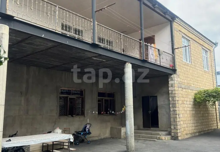 10 otaqlı mənzil , Quba